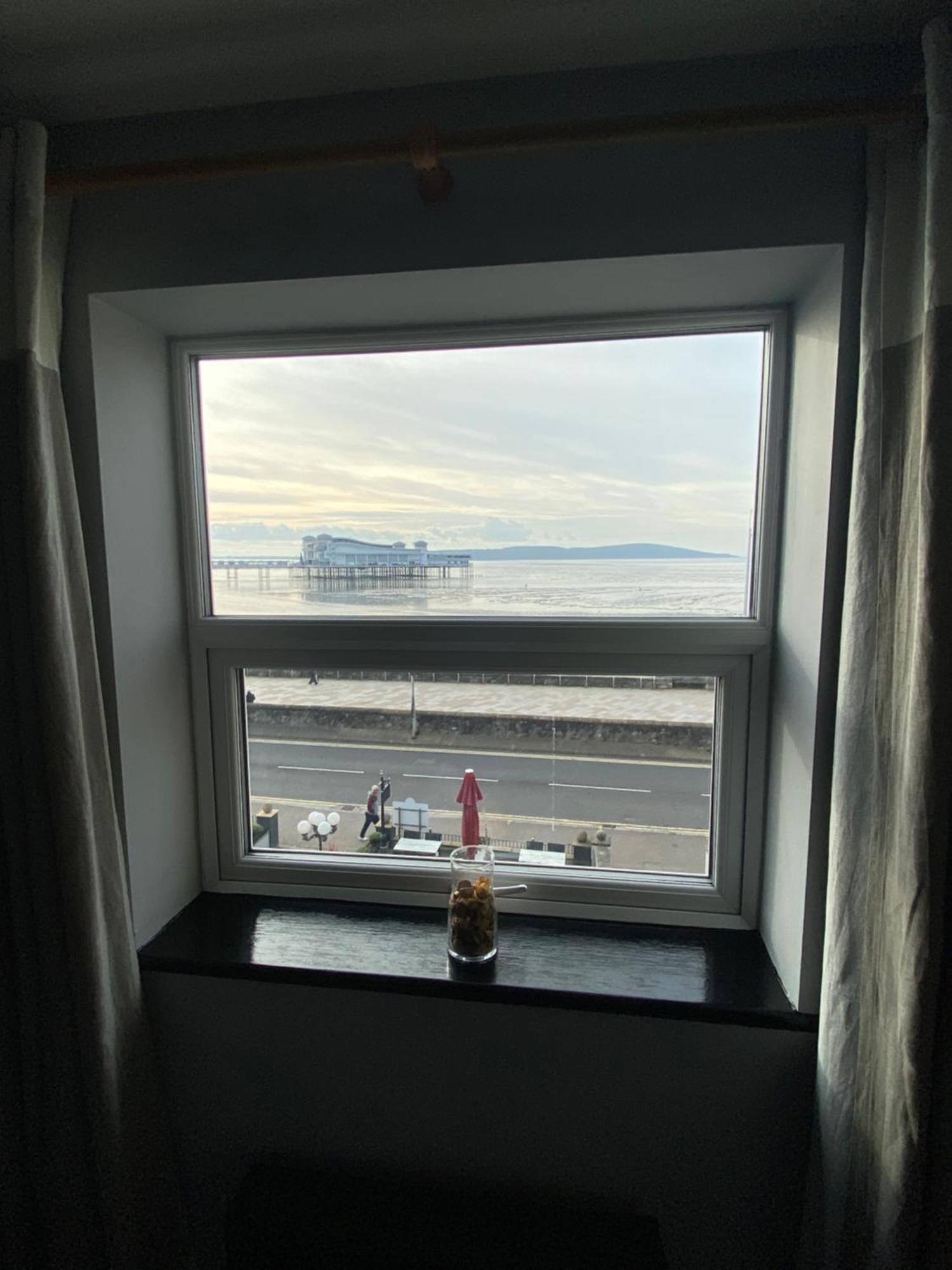 Bay View Rooms At Mentone Hotel Weston-super-Mare Dış mekan fotoğraf